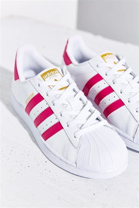 superstar adidas women's pink